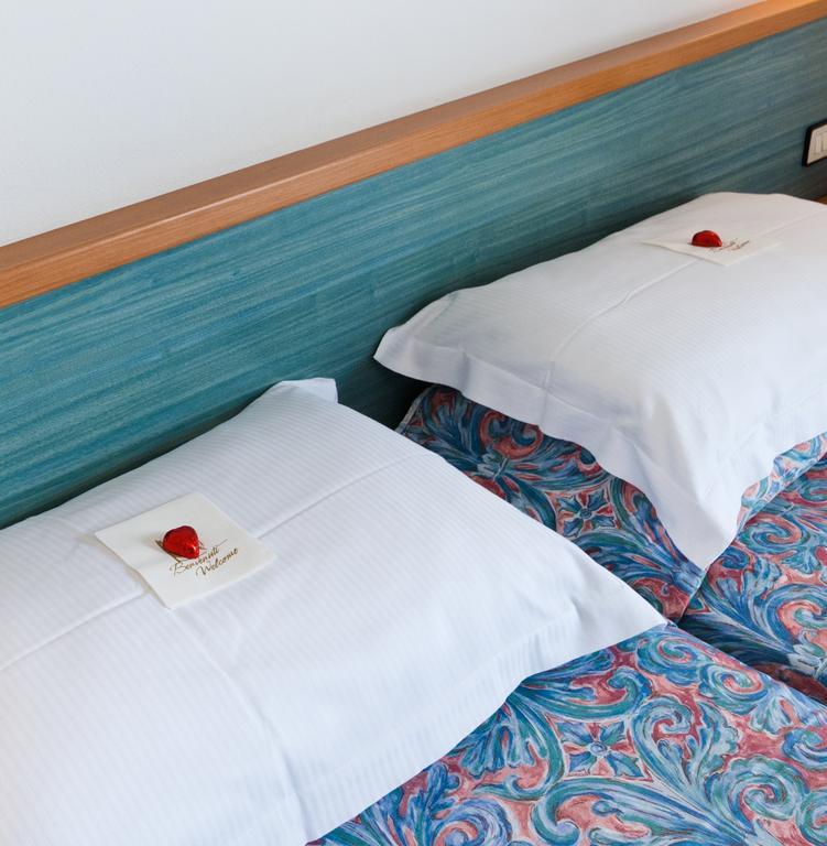 Ariston Hotel 4*